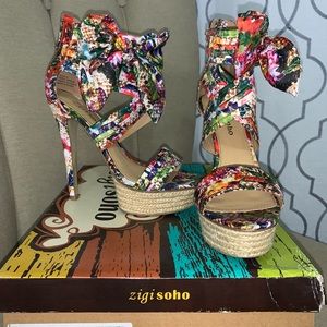 Used women’s floral platform heels. Size 6 Zigi Soho brand